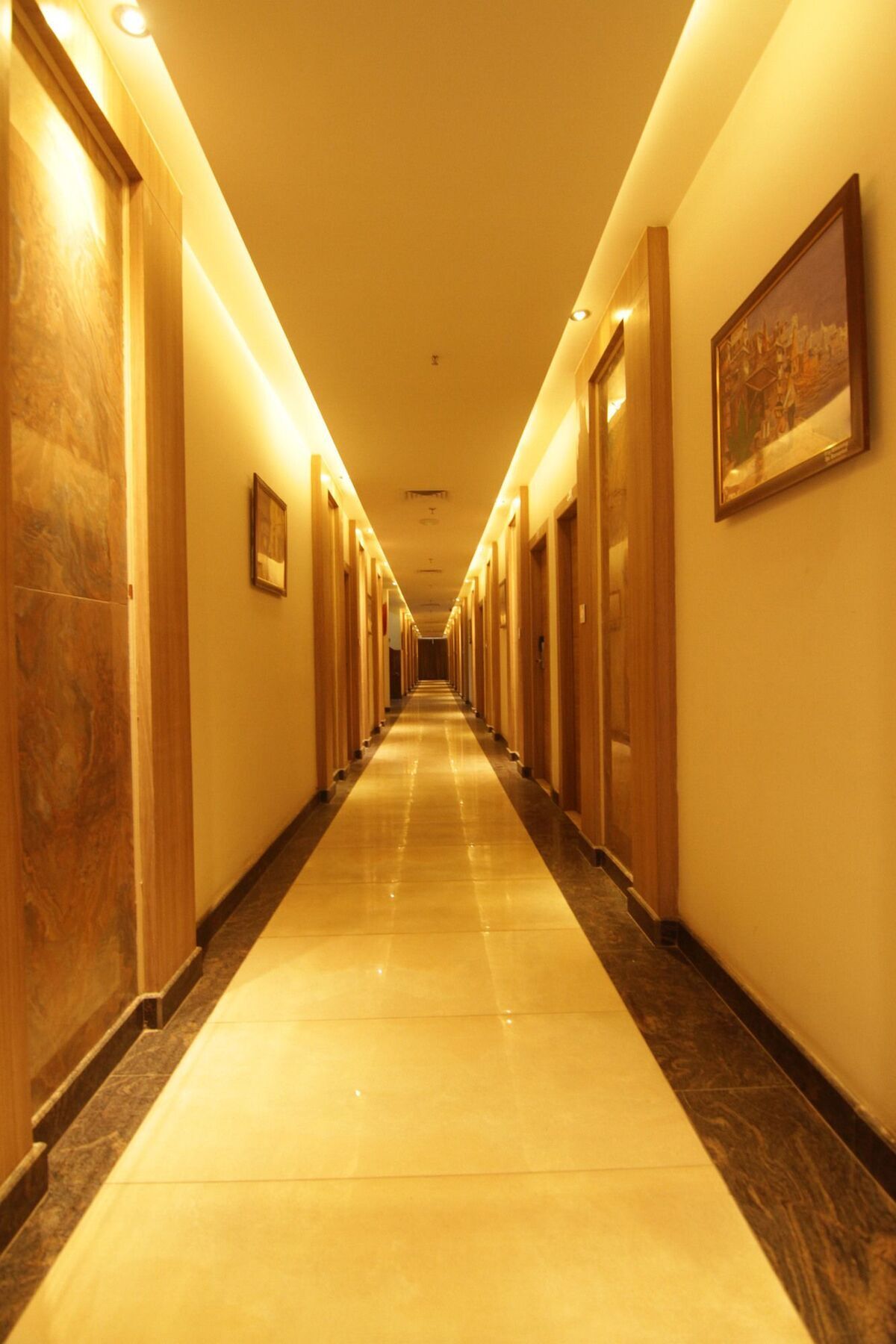Oyo 2054 New Hotel Broadway バラナシ エクステリア 写真