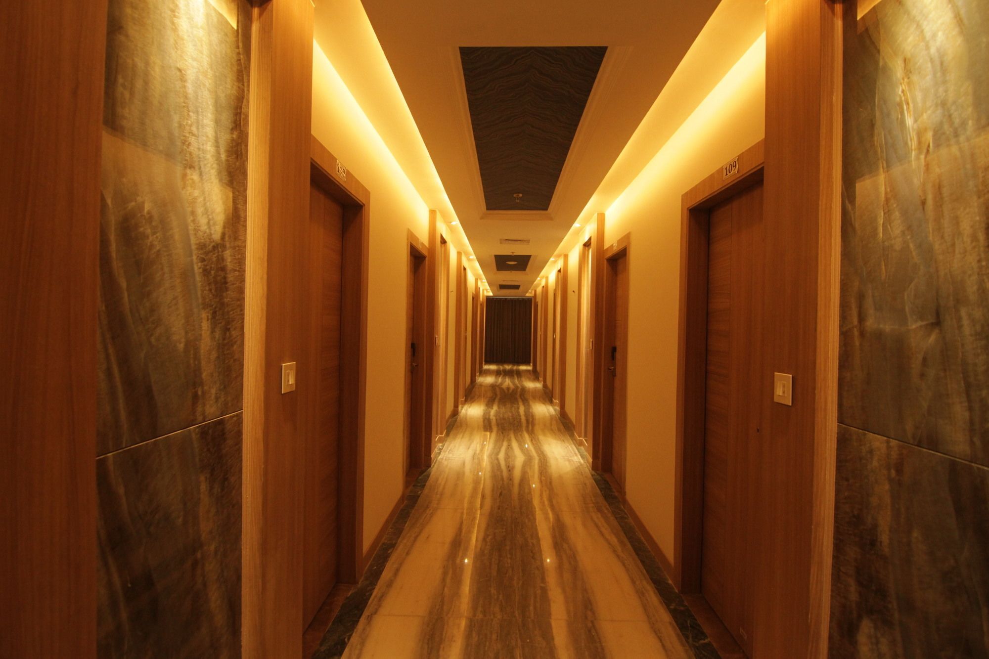 Oyo 2054 New Hotel Broadway バラナシ エクステリア 写真